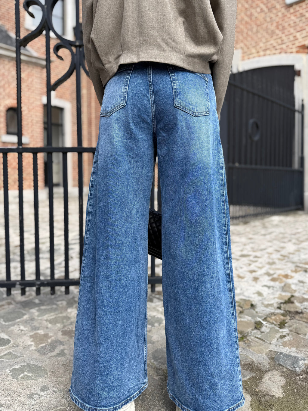 Jeans viral