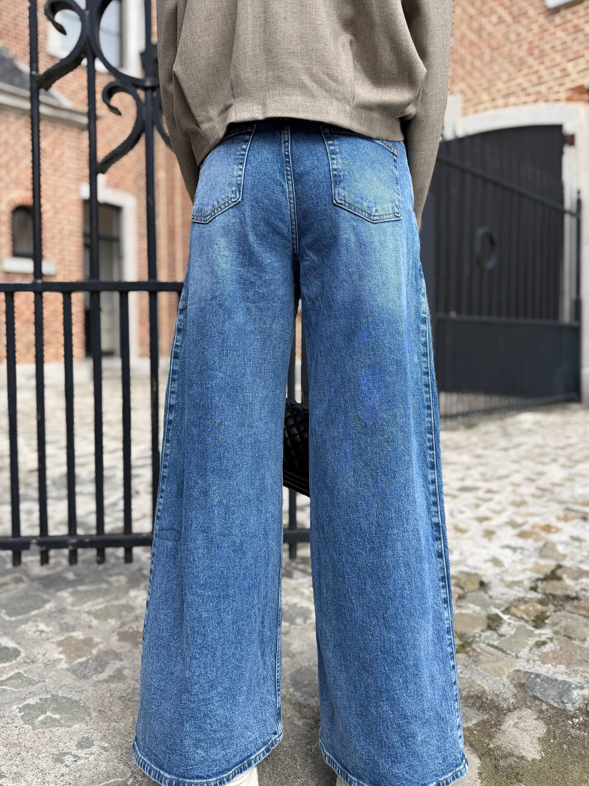 Jeans viral